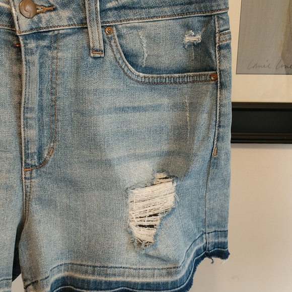 🎈💯 Joe's Jeans Distressed Shorts, NWT - Picture 3 of 8